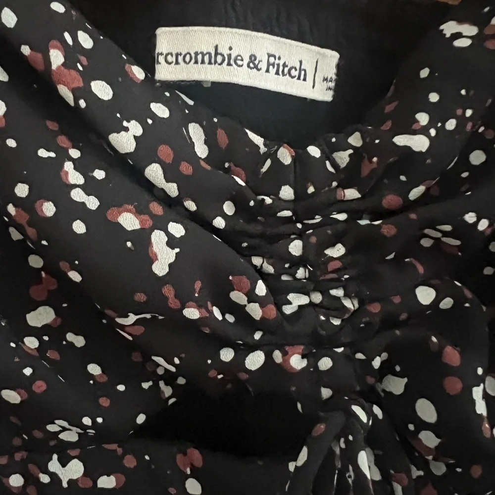 Abercrombie & Fitch Black Dot Cinched Front Cut Out Long Sleeve Top Small